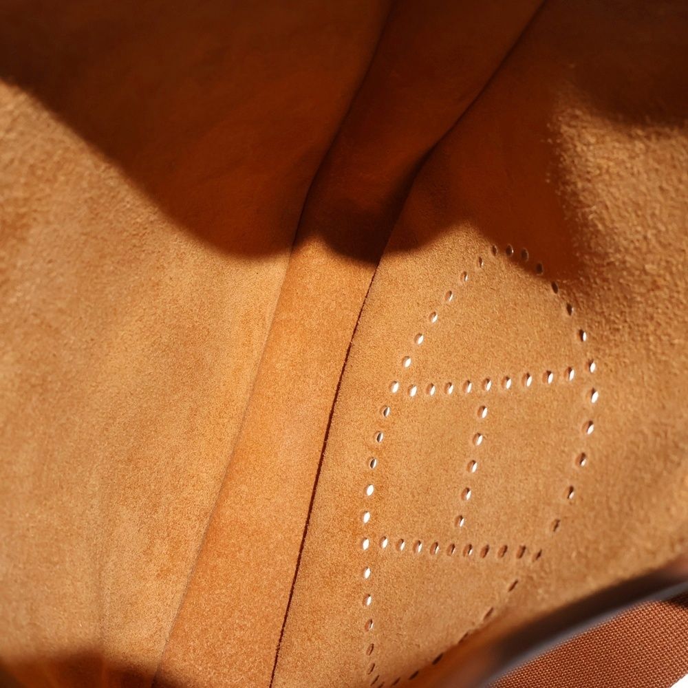 Hermes Evelyne 3 PM Gold Taurillon Shoulder Bag — view 4