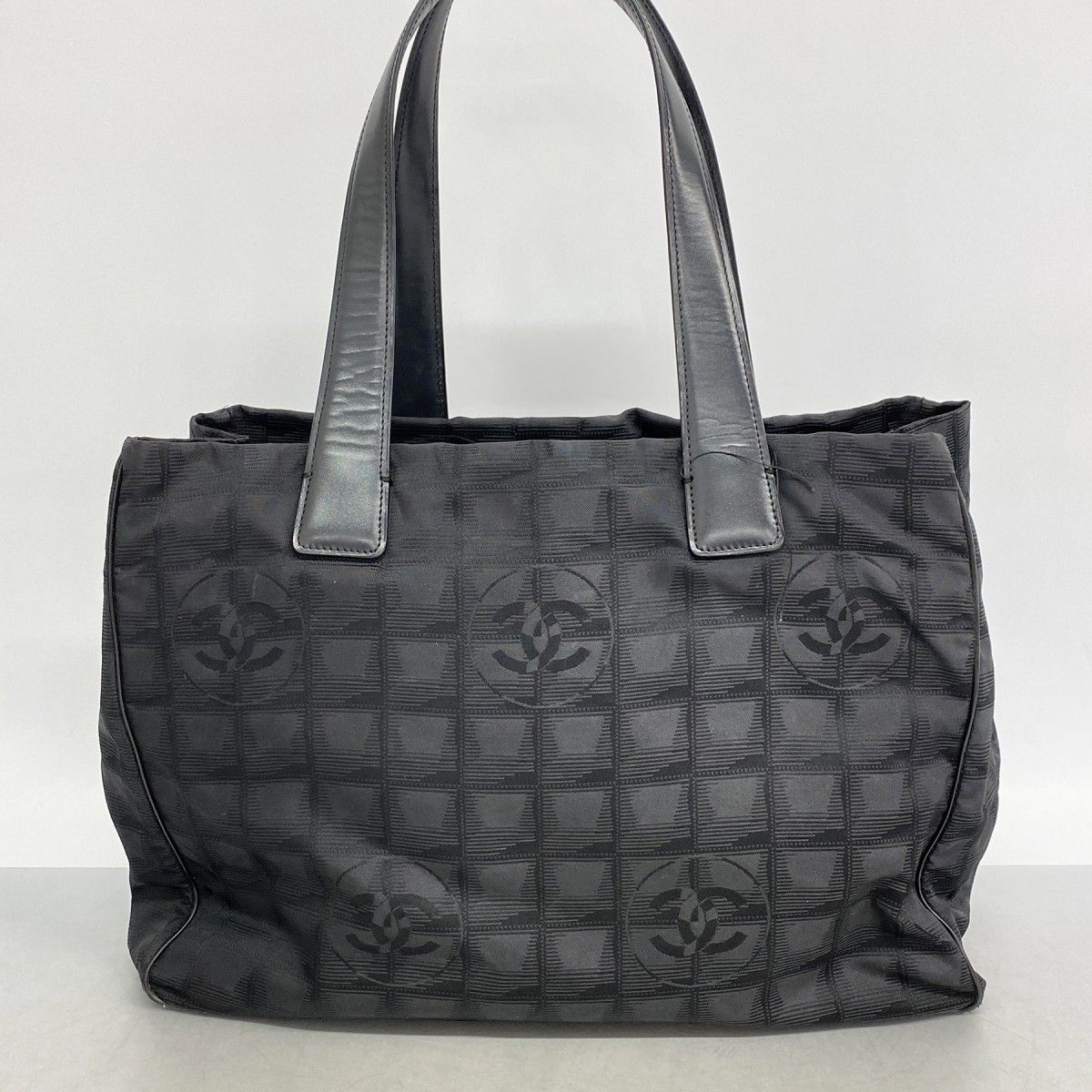 Chanel Tote New Travel Nylon Black Gold — view 9