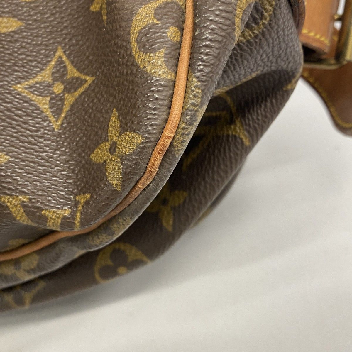 Louis Vuitton Shoulder Bag Monogram Saumur 43 Brown — view 6