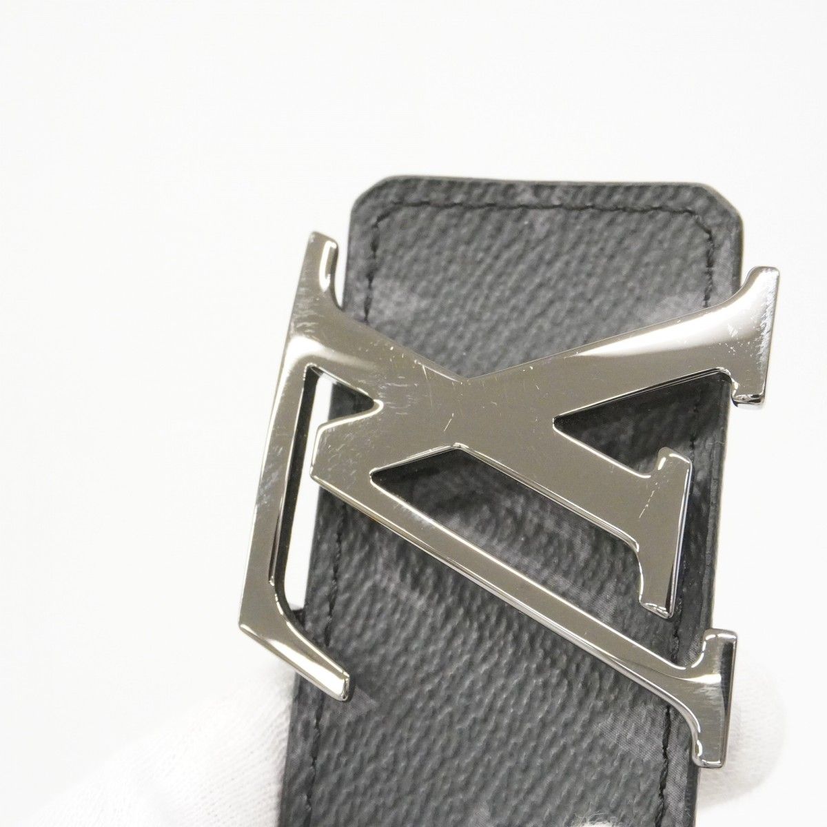 Louis Vuitton Belt Monogram Eclipse LV Initial 40 mm Reversible Black — view 9