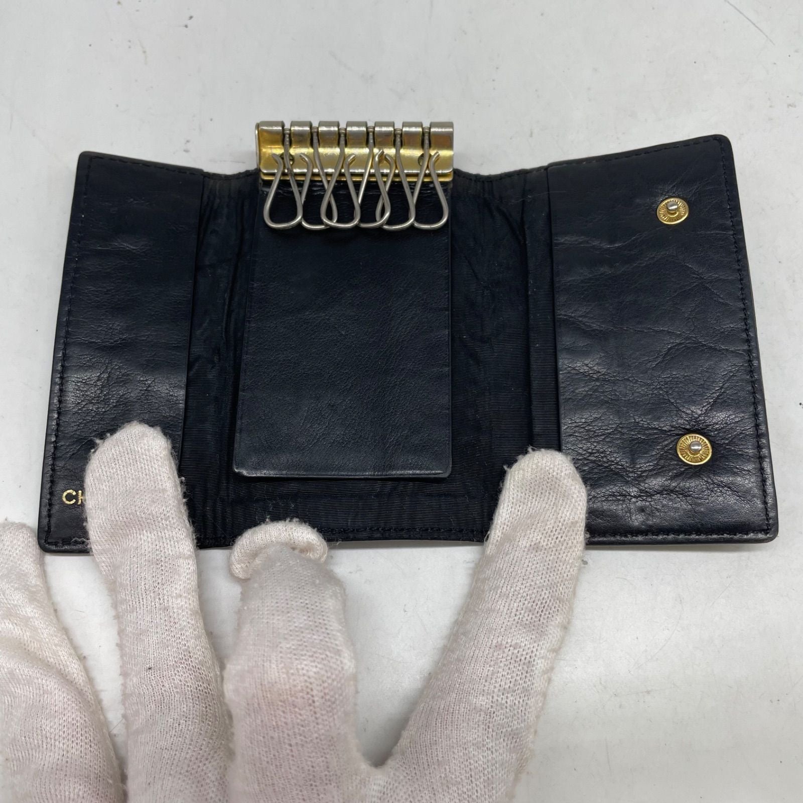 Chanel Key Case CC Logo Caviar Leather Black Key Hook Key Holder — view 3