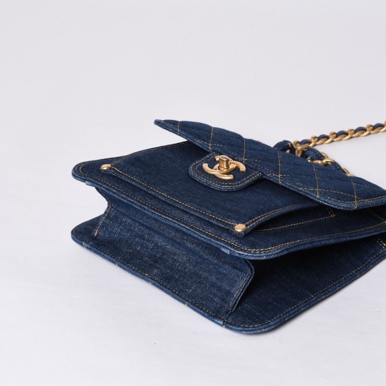 Chanel Chain Shoulder Bag Base CC Logo Denim Indigo Blue Quilted — view 5