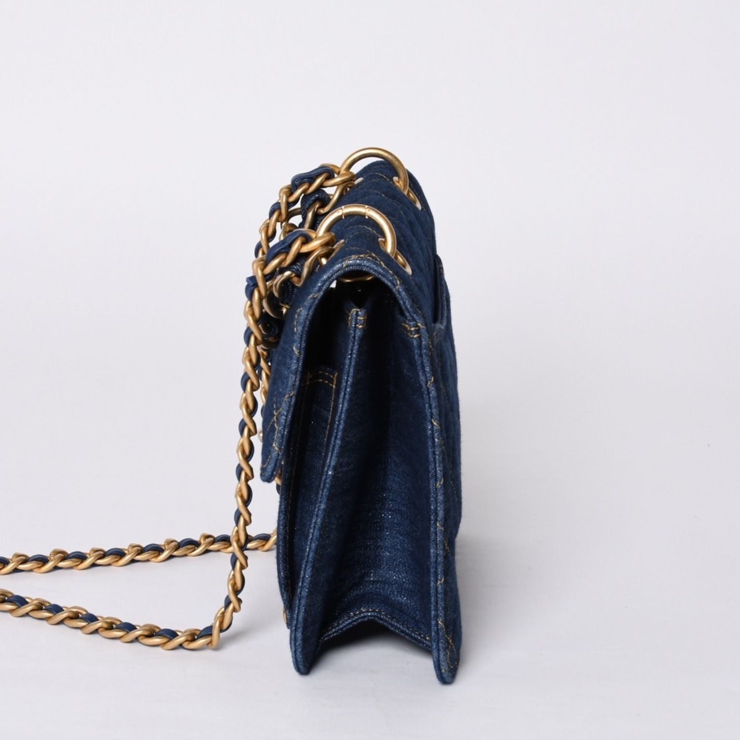 Chanel Chain Shoulder Bag Base CC Logo Denim Indigo Blue Quilted — view 3