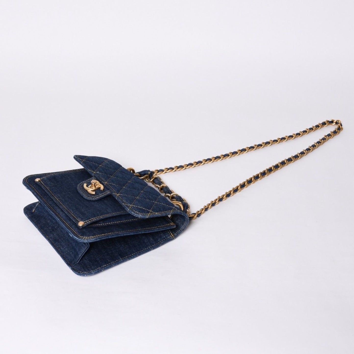 Chanel Chain Shoulder Bag Base CC Logo Denim Indigo Blue Quilted — view 7