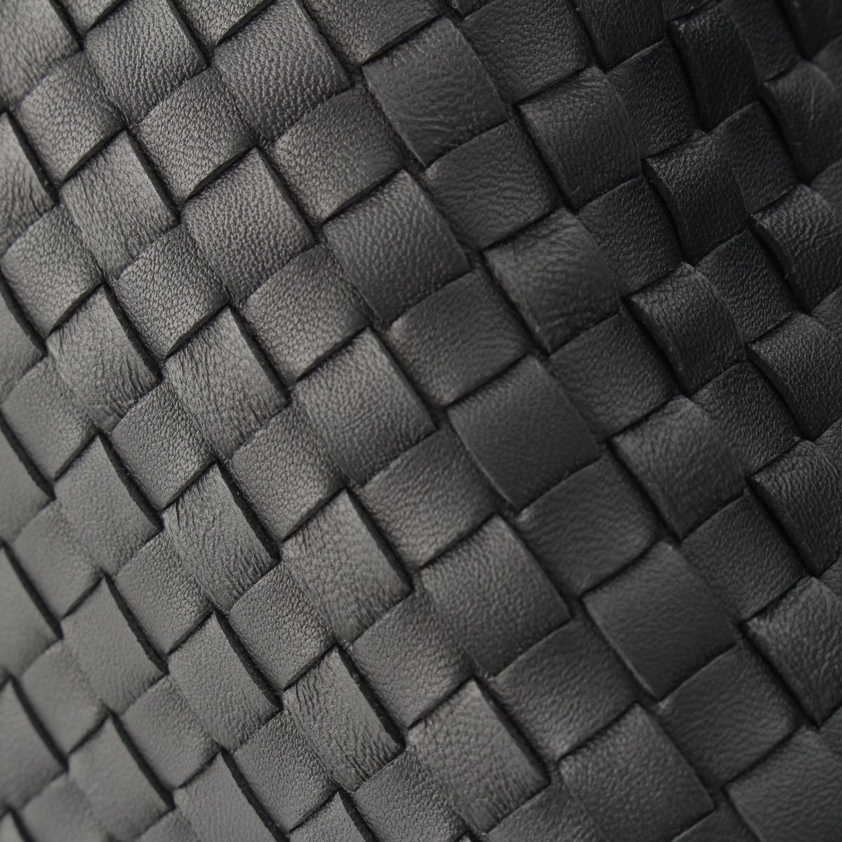 Bottega Veneta Intrecciato Lupe Shoulder Bag Black — view 9
