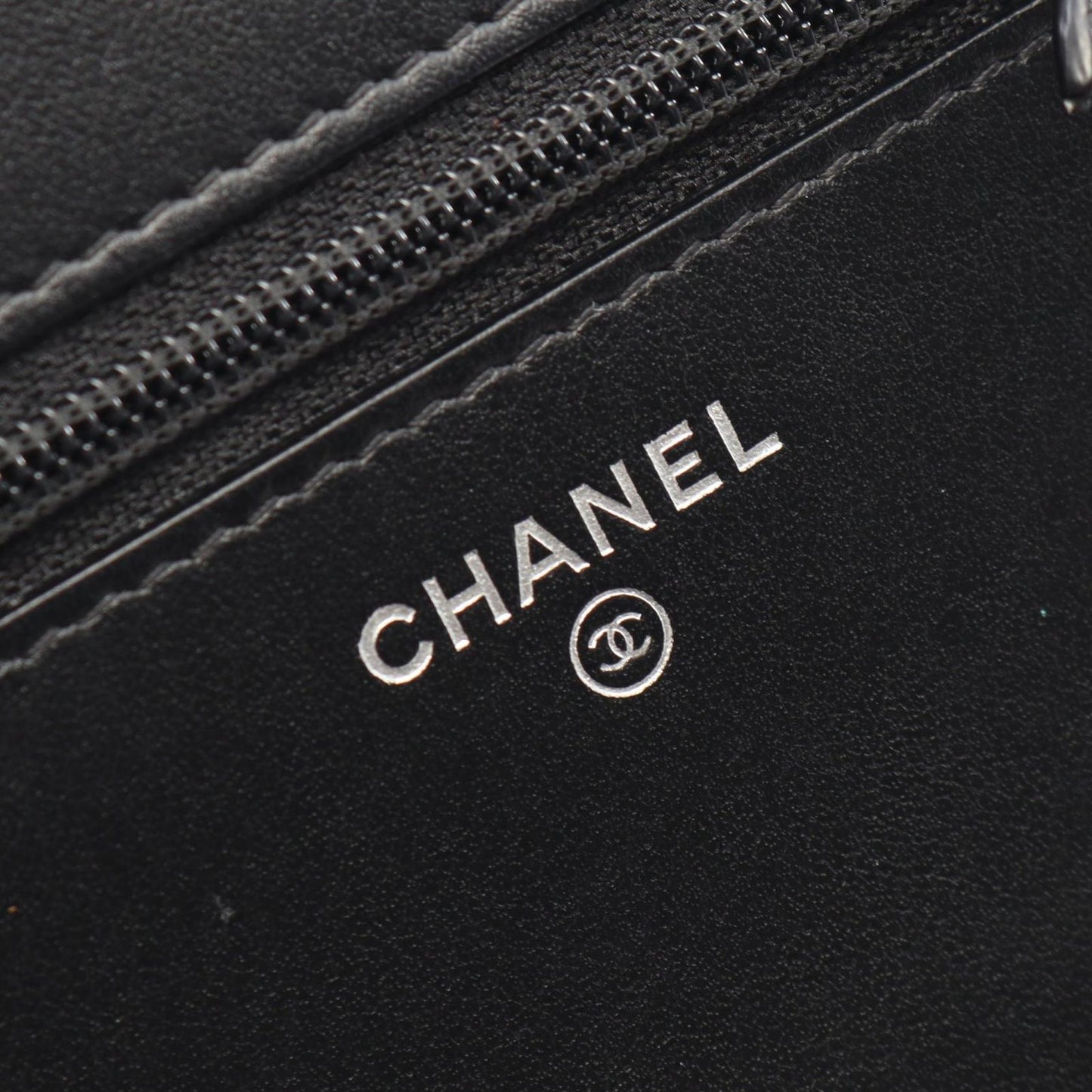 Chanel Shoulder Bag Gabriel de Black Leather Chain Wallet — view 4