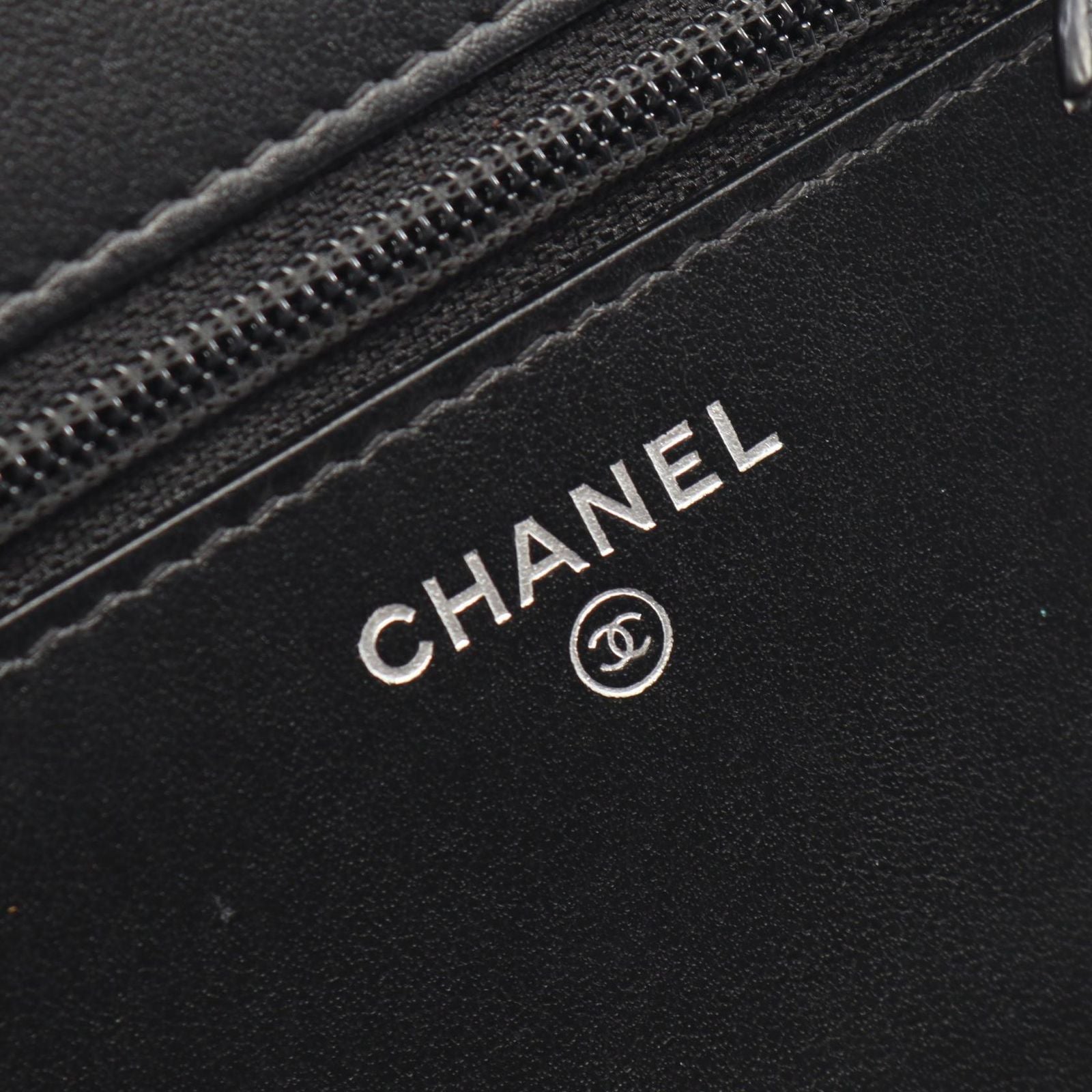 Chanel Shoulder Bag Gabriel de Black Leather Chain Wallet — view 4