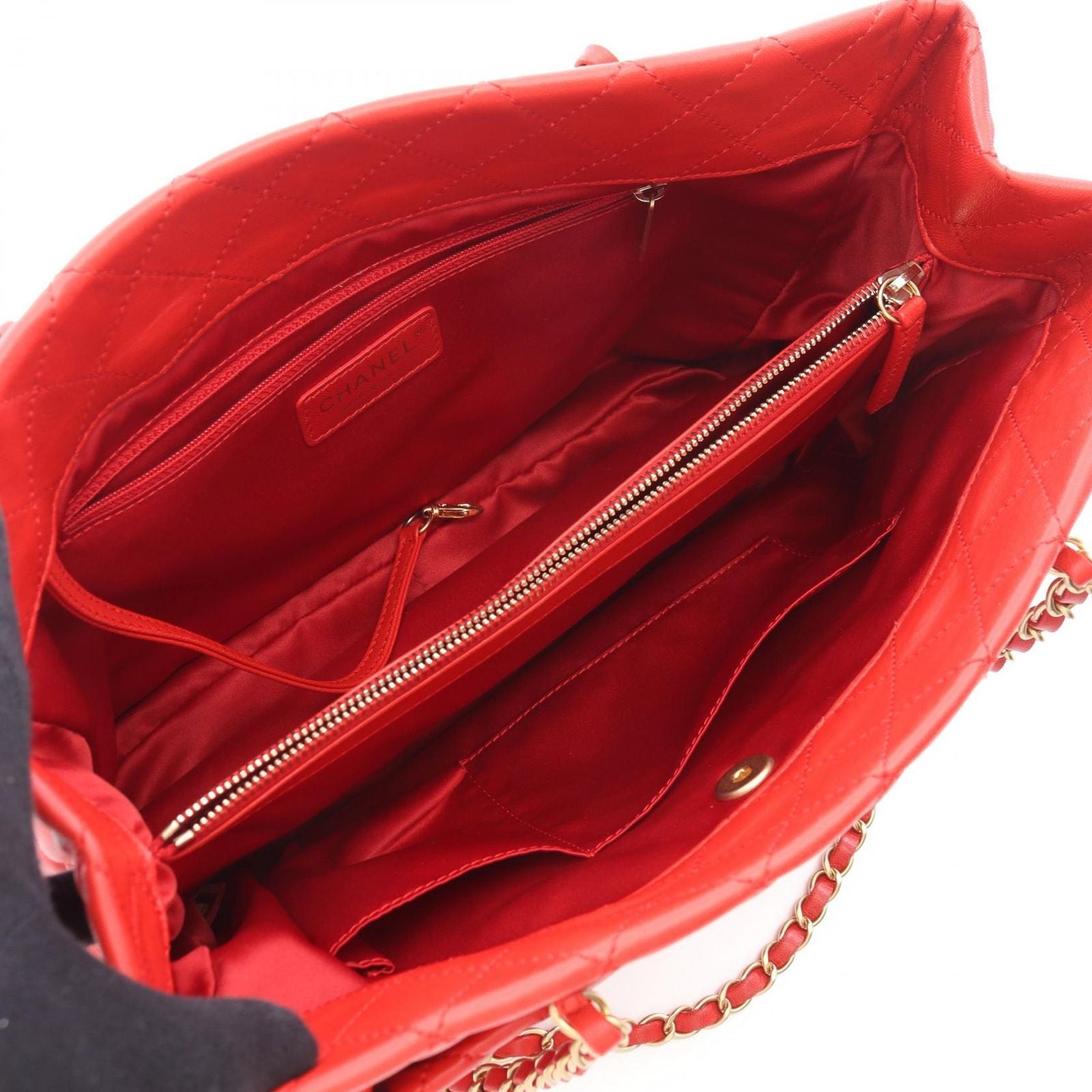 Chanel Tote Quilted Red Lambskin Chain — view 3