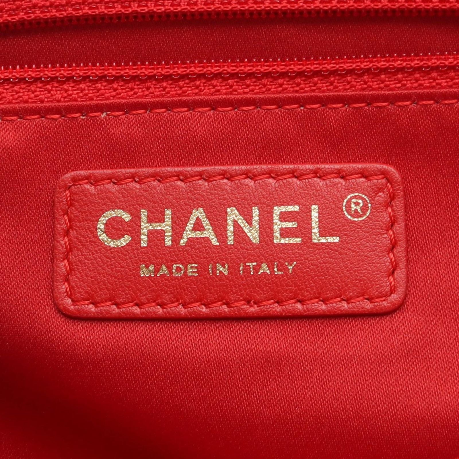 Chanel Tote Quilted Red Lambskin Chain — view 4