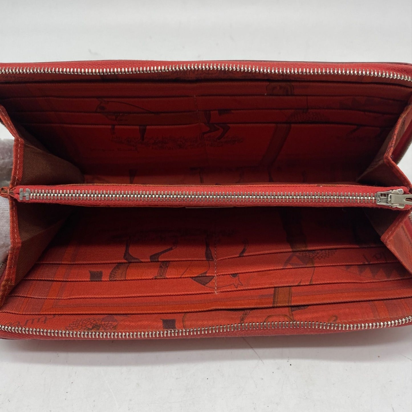 Hermes Wallet Silk in Carriage Round Red — view 6