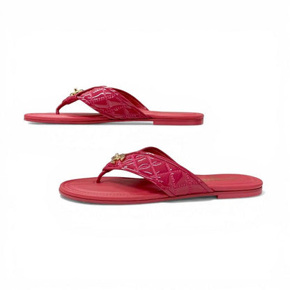 Chanel Sandals Shoes Patent Pink Gold CC Logo Quilted Thong Flat — view 3