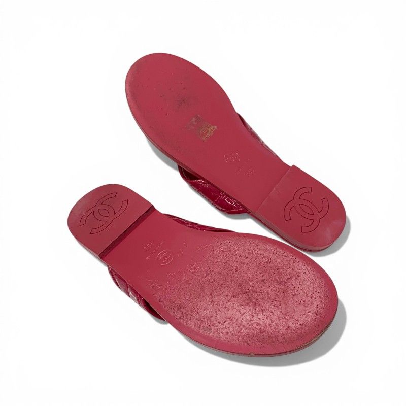Chanel Sandals Shoes Patent Pink Gold CC Logo Quilted Thong Flat — view 6