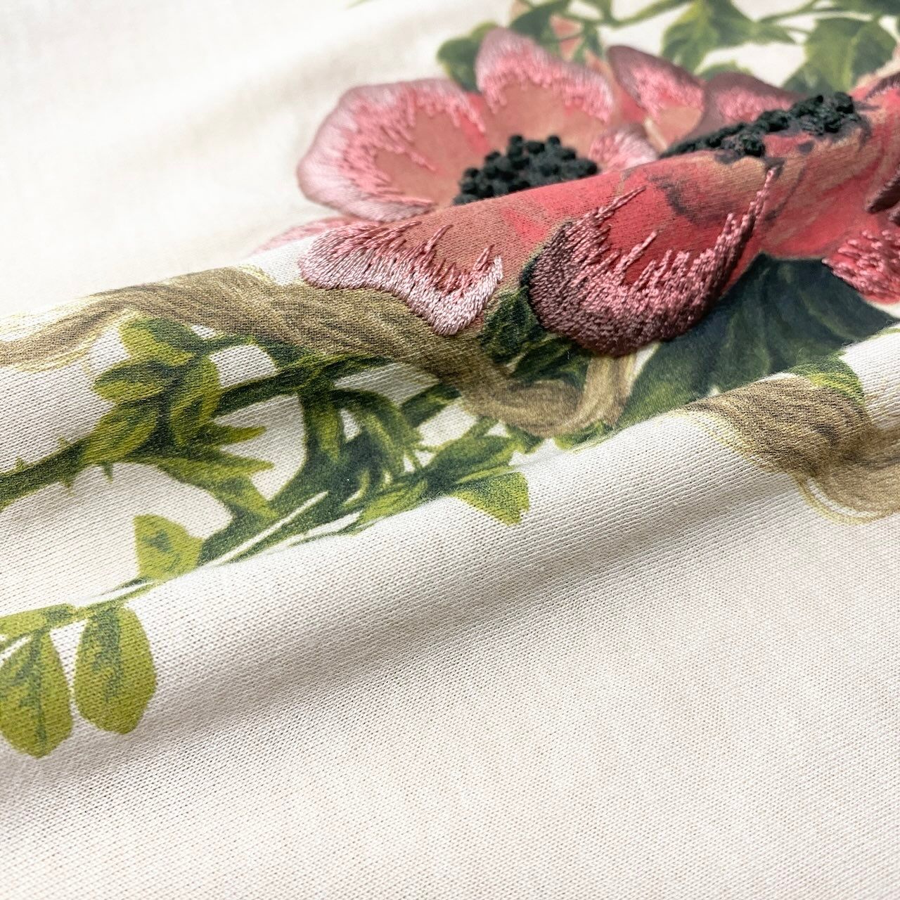 Dior Galiano Era Short Sleeve Cotton T-Shirt Neck Flower Embroidery Top 46 Baby — view 6