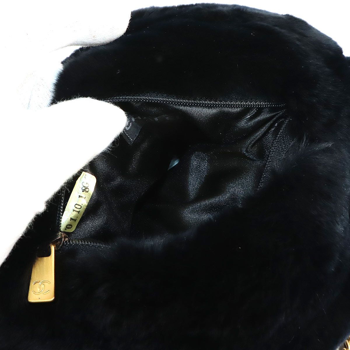 Chanel CC Logo Arm Wormer Chain Shoulder Bag Lapin Black Gold — view 7