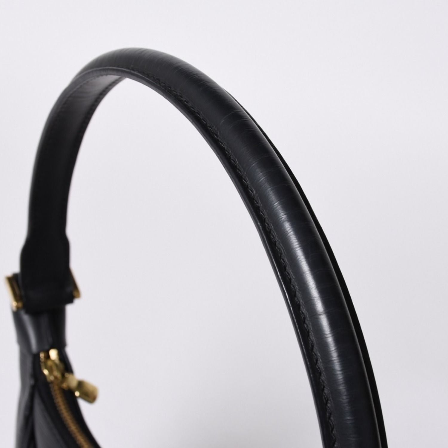 Louis Vuitton Matsy Bag Handbag Epi Black — view 4