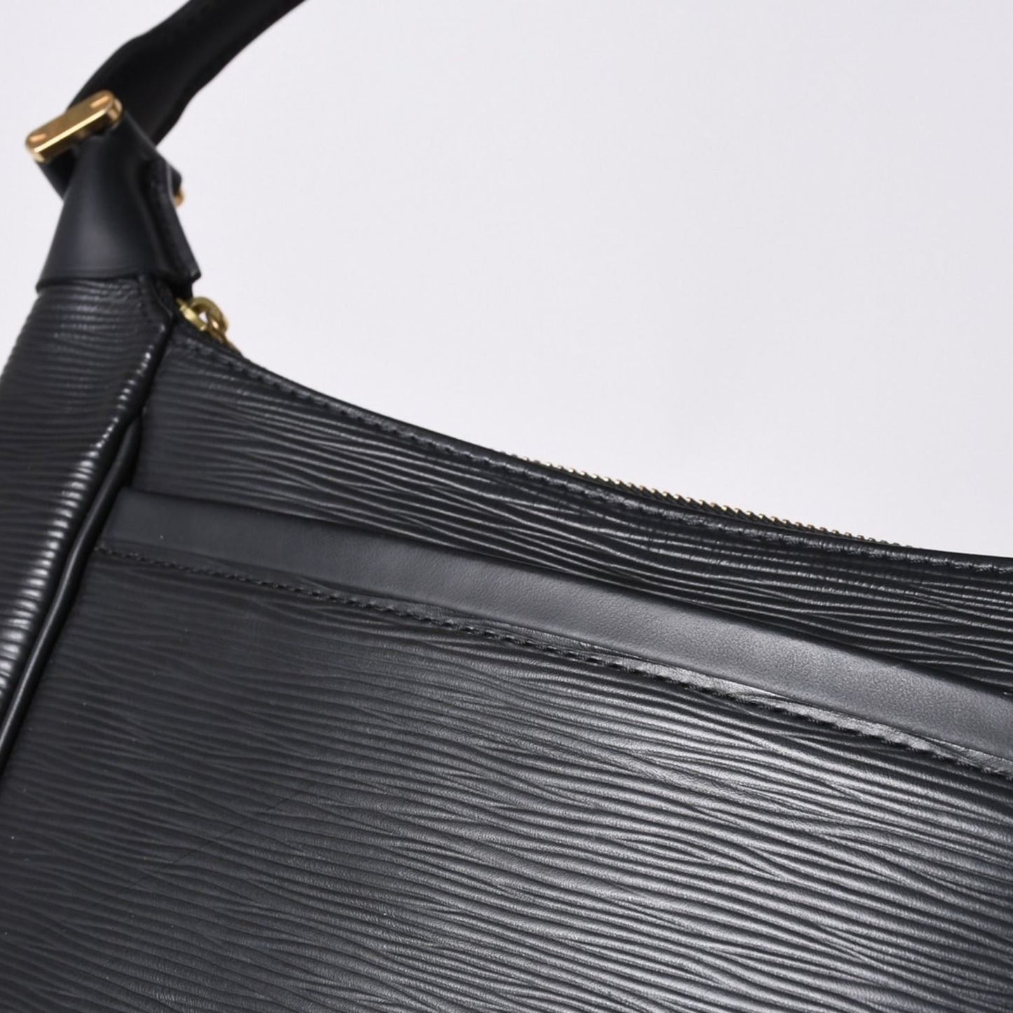 Louis Vuitton Matsy Bag Handbag Epi Black — view 6