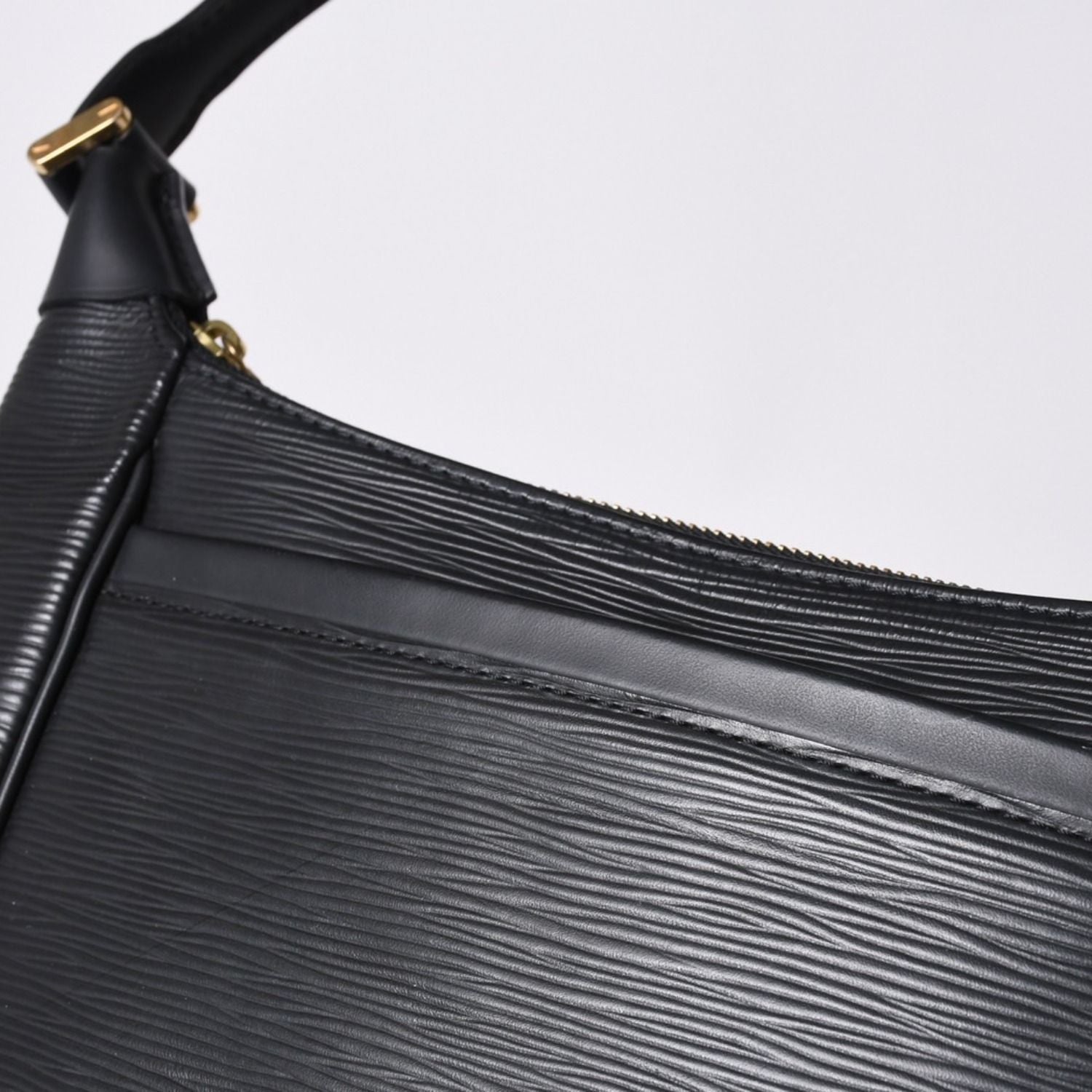Louis Vuitton Matsy Bag Handbag Epi Black — view 6
