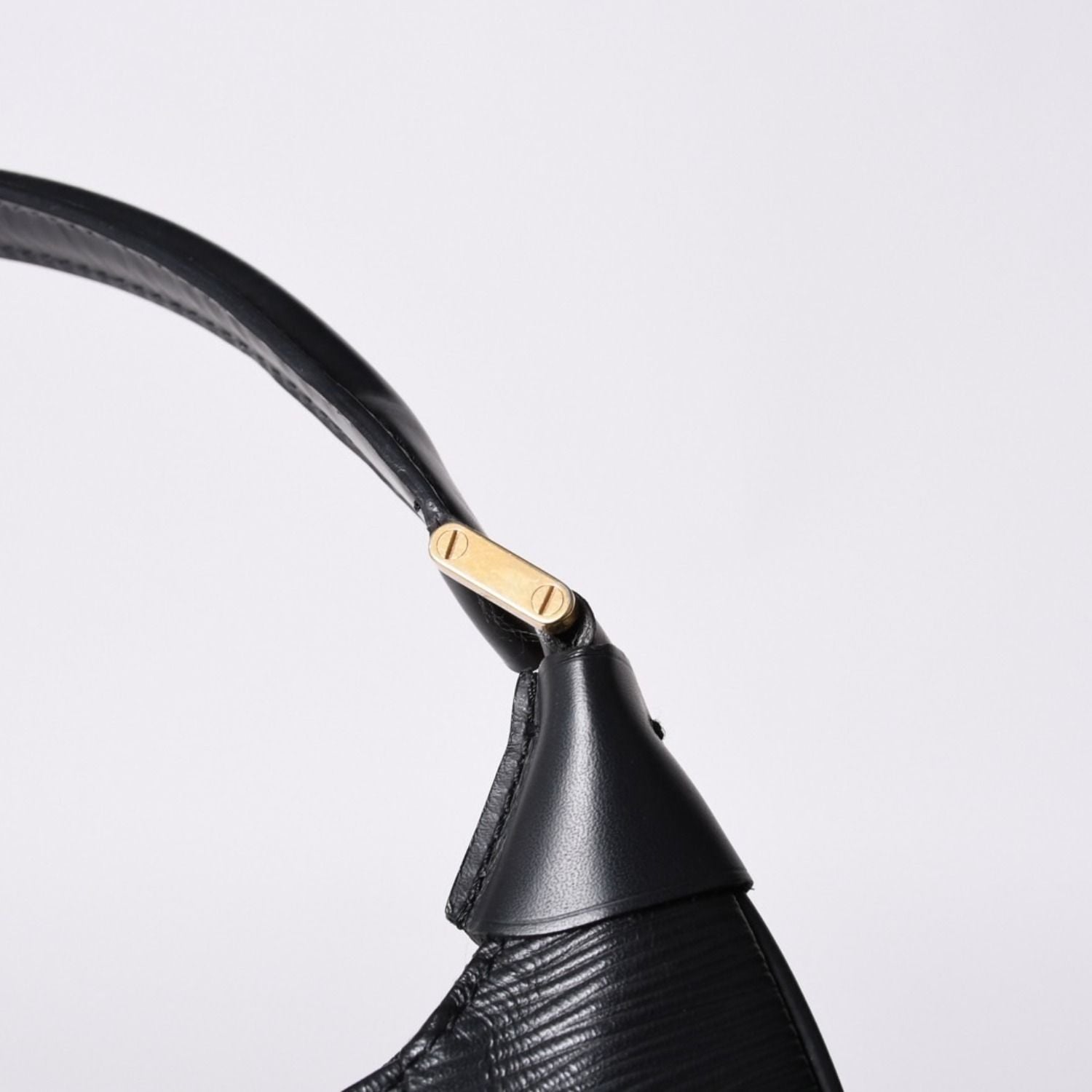 Louis Vuitton Matsy Bag Handbag Epi Black — view 5