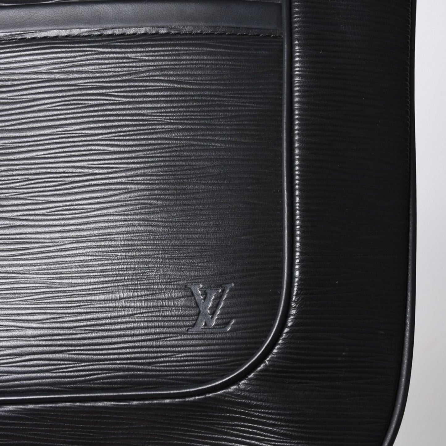 Louis Vuitton Matsy Bag Handbag Epi Black — view 7
