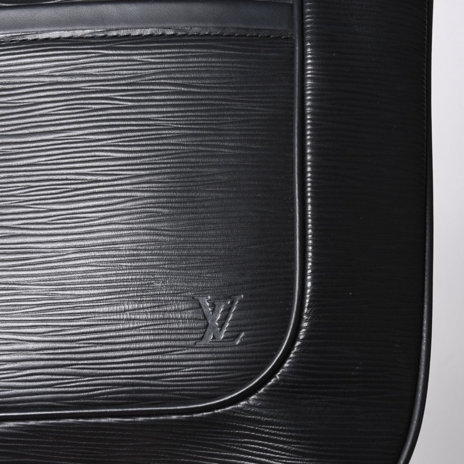 Louis Vuitton Matsy Bag Handbag Epi Black — view 7