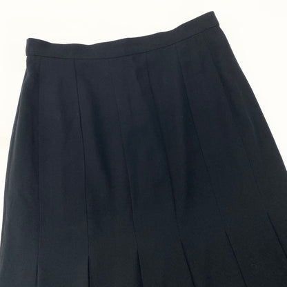 Chanel Boutique Pleated Skirt Knee Length CC Logo Button Navy Wool — view 5