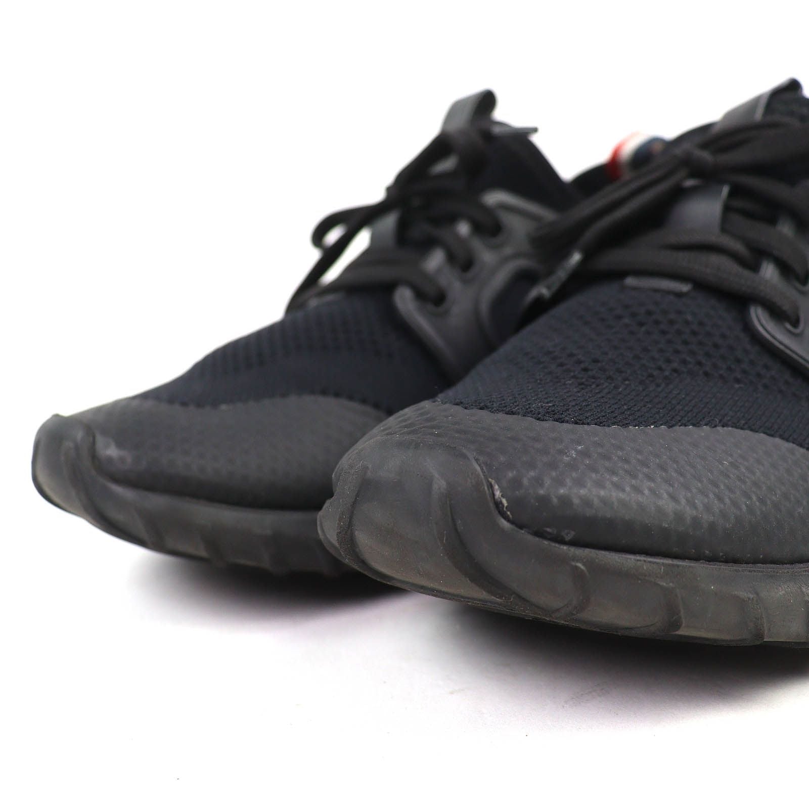 Moncler Emilia Trainers Logo Patch Mesh Sporty Sneakers Lightweight Black — view 4