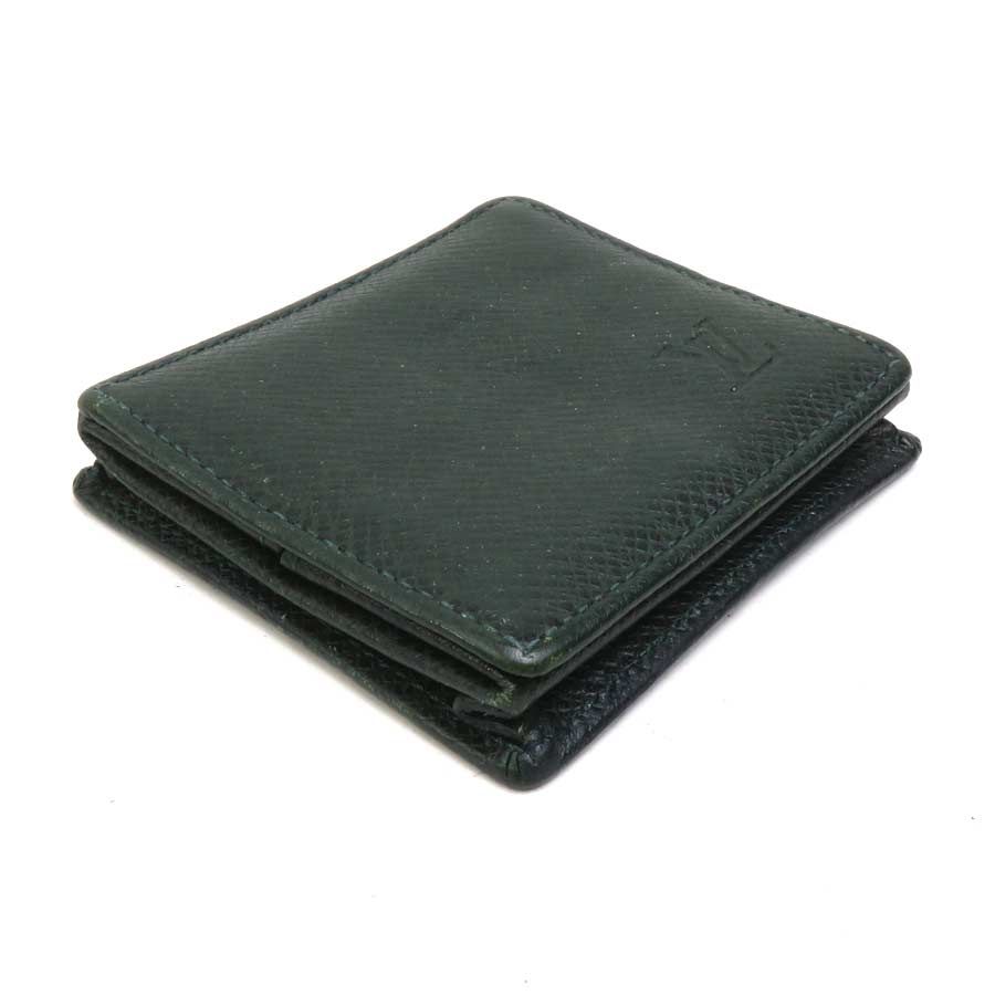 Louis Vuitton Coin Case Taiga Porte Monet Boite — view 2