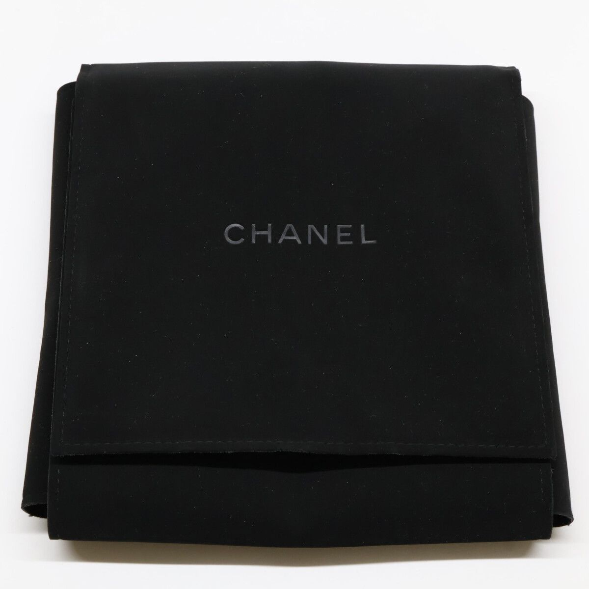 Chanel CC Logo Pearl & Clover Heart Visual Headband Head — view 9