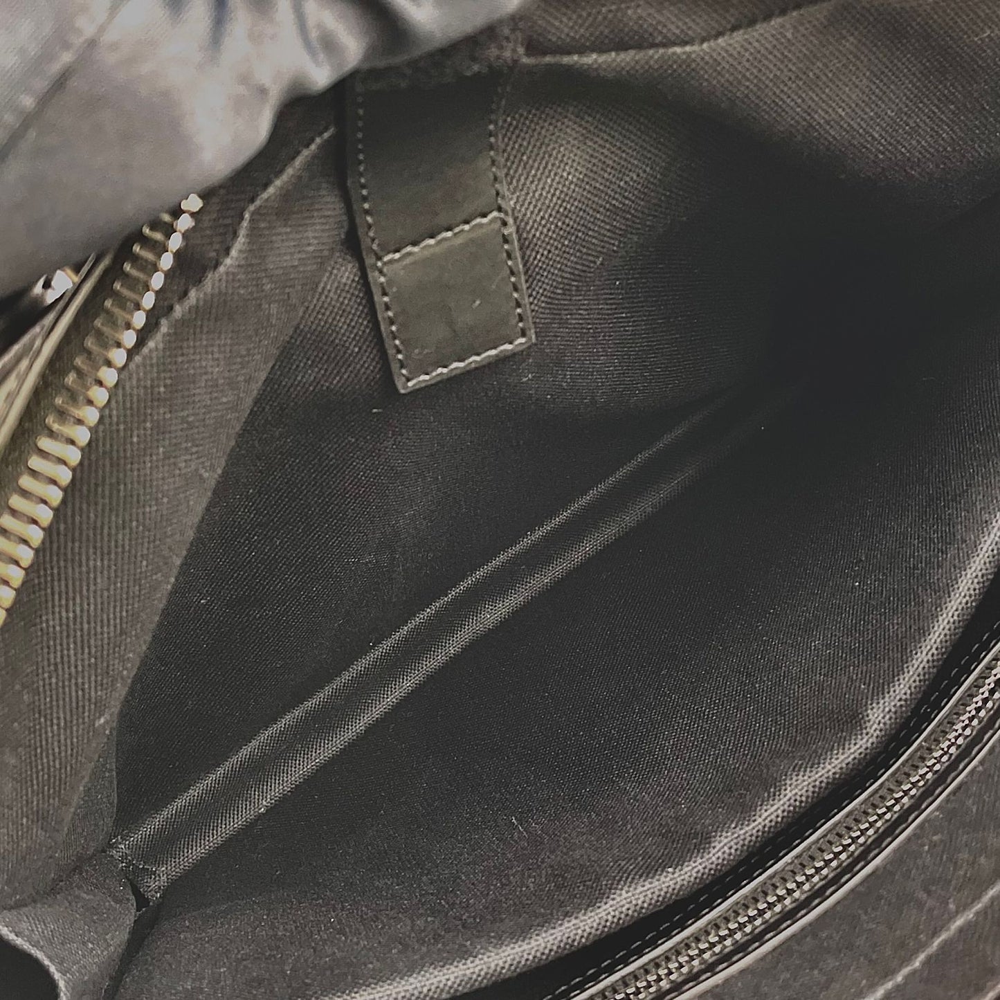 Gucci GG Supreme Shoulder Strap Leather Gray Black Business Bag Silver — view 5