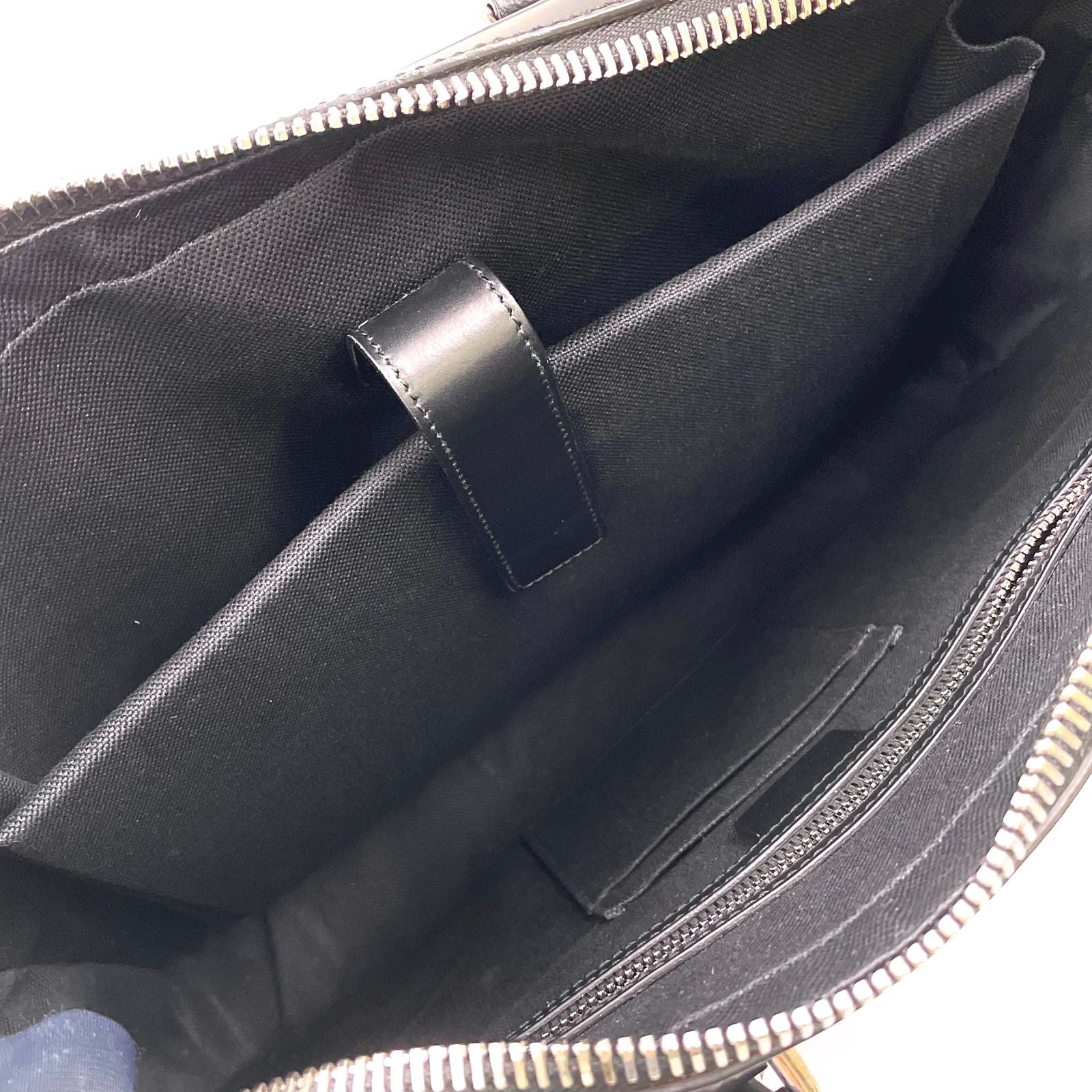 Gucci GG Supreme Shoulder Strap Leather Gray Black Business Bag Silver — view 3
