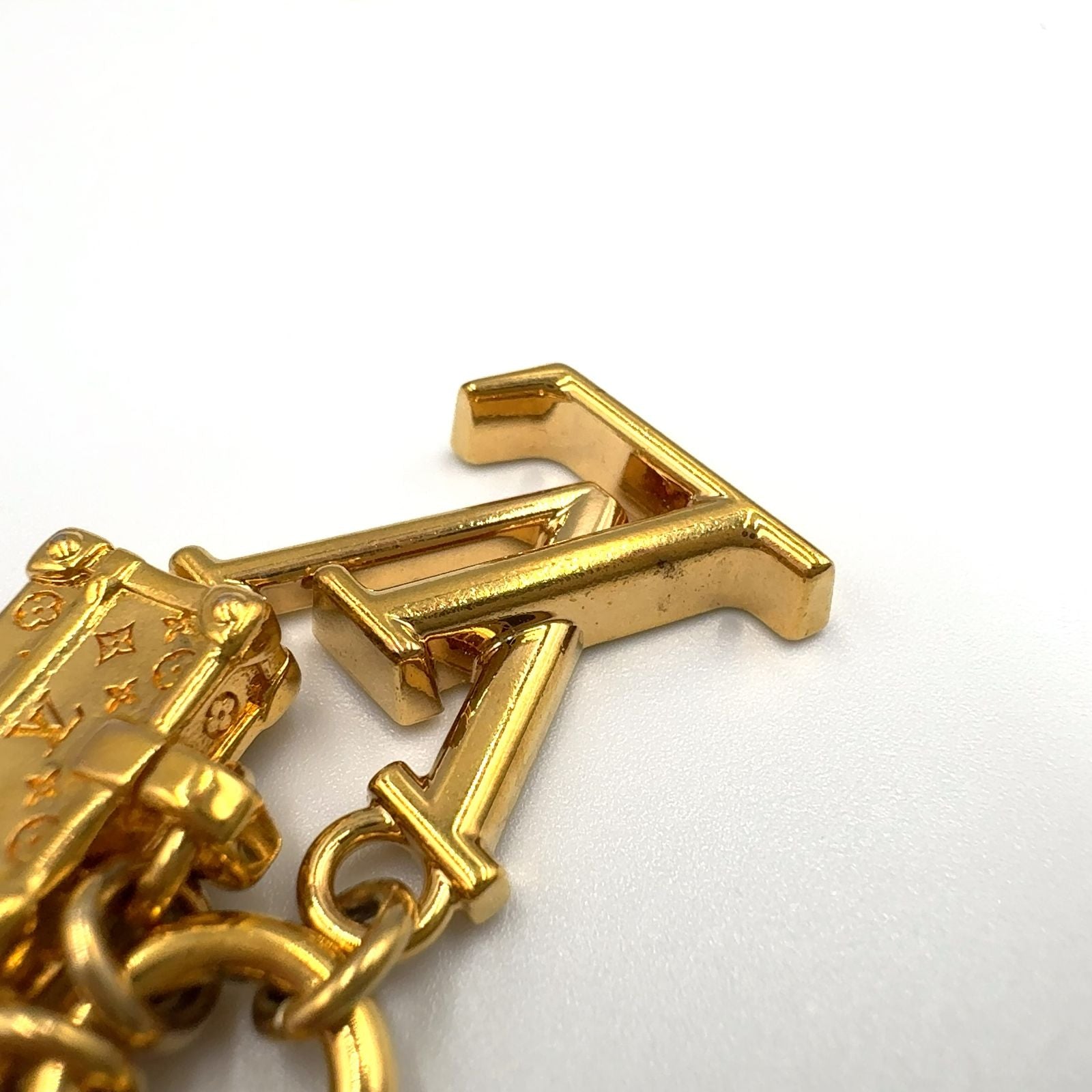 Louis Vuitton Micro Charm Petite Color Stone Gold Light Pink Key Holder — view 5