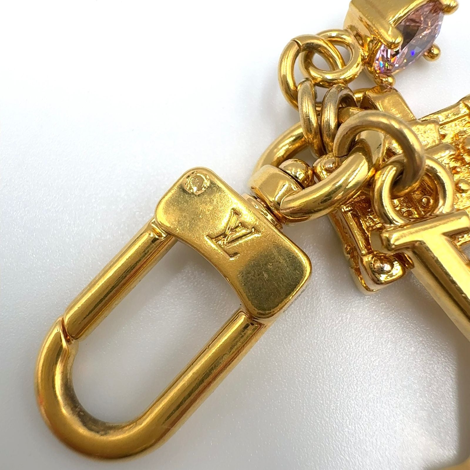Louis Vuitton Micro Charm Petite Color Stone Gold Light Pink Key Holder — view 3