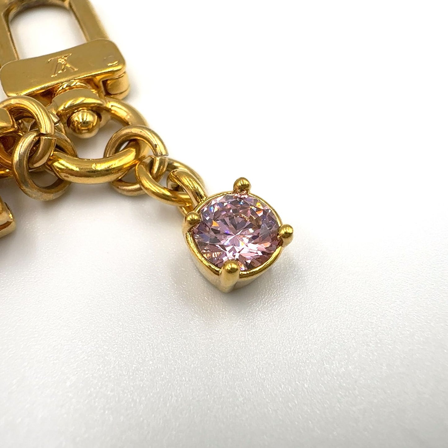 Louis Vuitton Micro Charm Petite Color Stone Gold Light Pink Key Holder — view 6