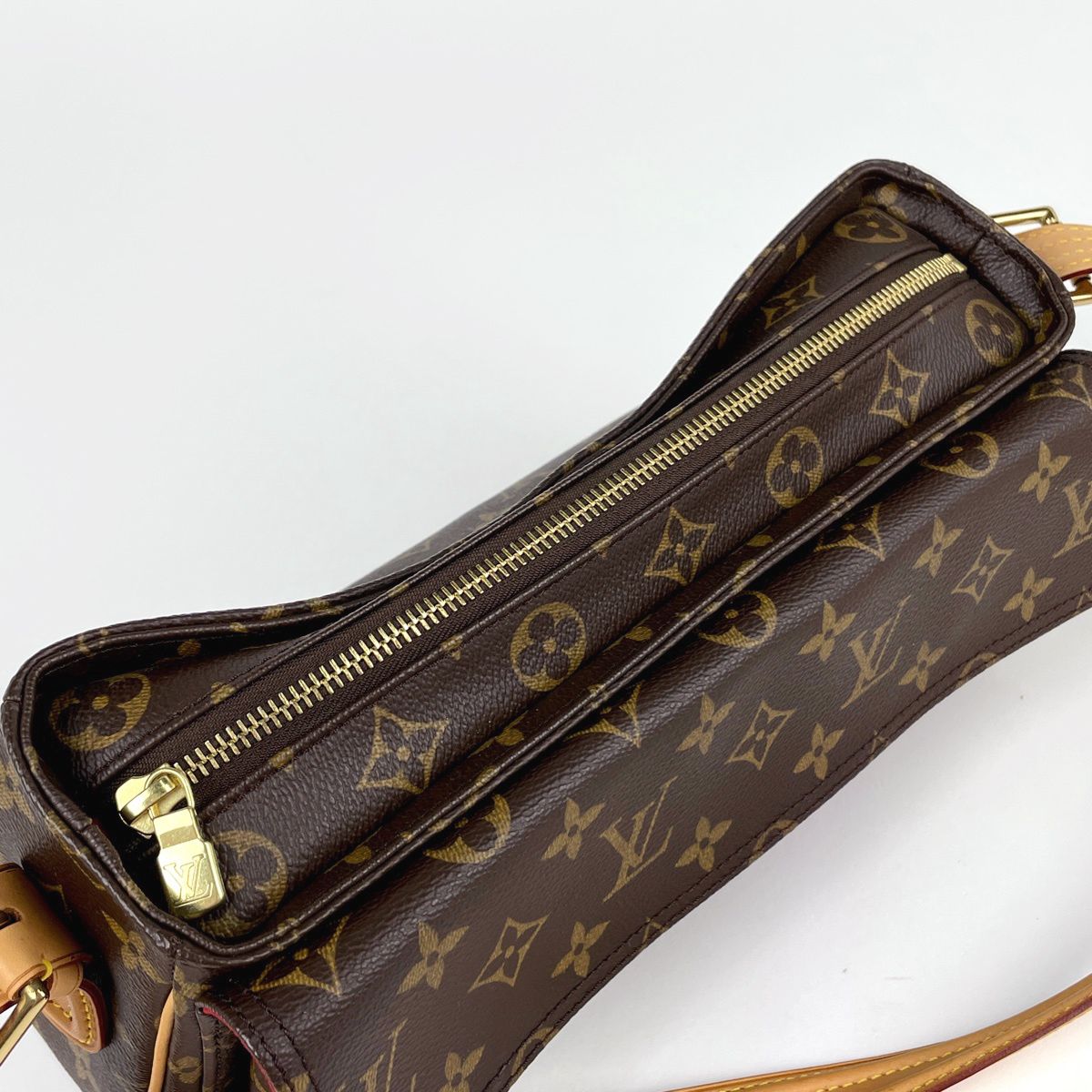 Louis Vuitton Viva-Cite MM Shoulder Bag Monogram Brown — view 5