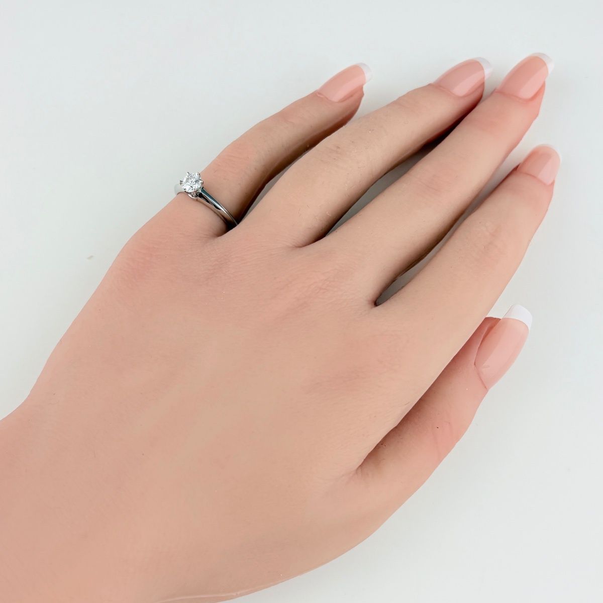 Tiffany & Co Diamond Ring Platinum Solitaire — view 6