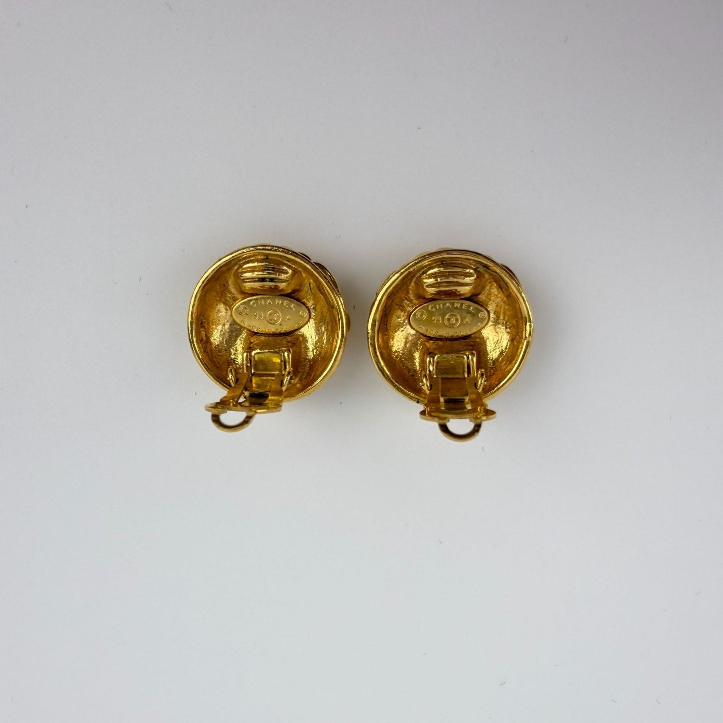 Chanel CC Logo Quilted Earrings Gold Vintage — view 3