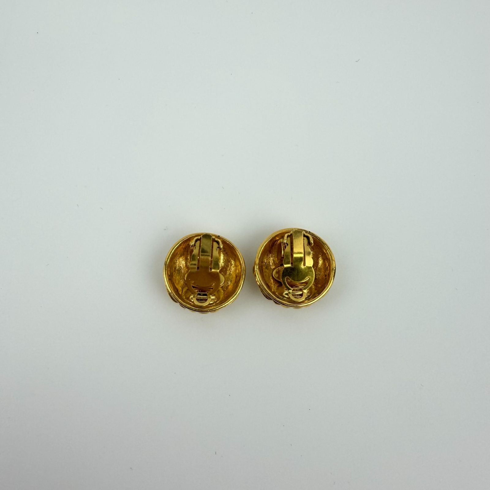 Chanel CC Logo Quilted Earrings Gold Vintage — view 2