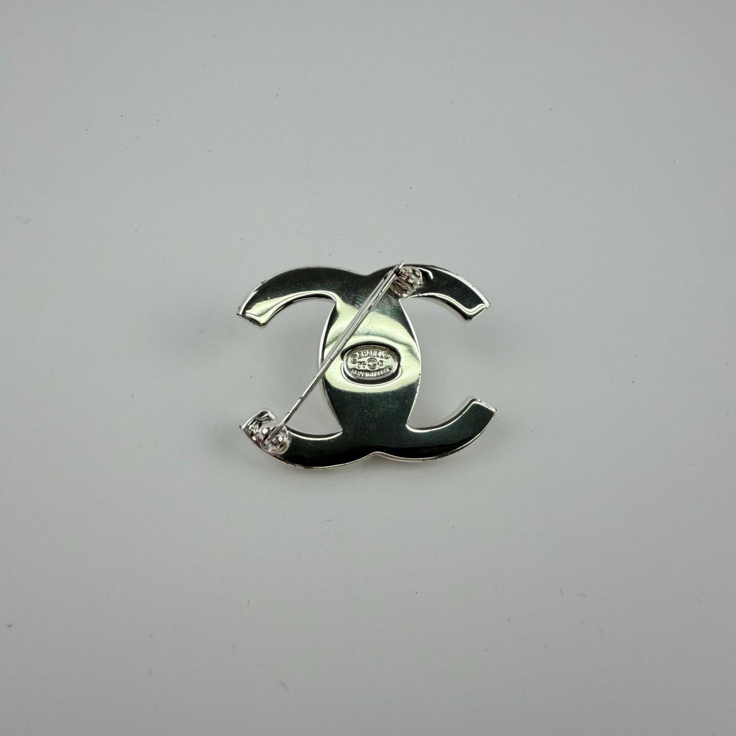 Chanel CC Logo Turnlock Brooch Silver Vintage — view 2