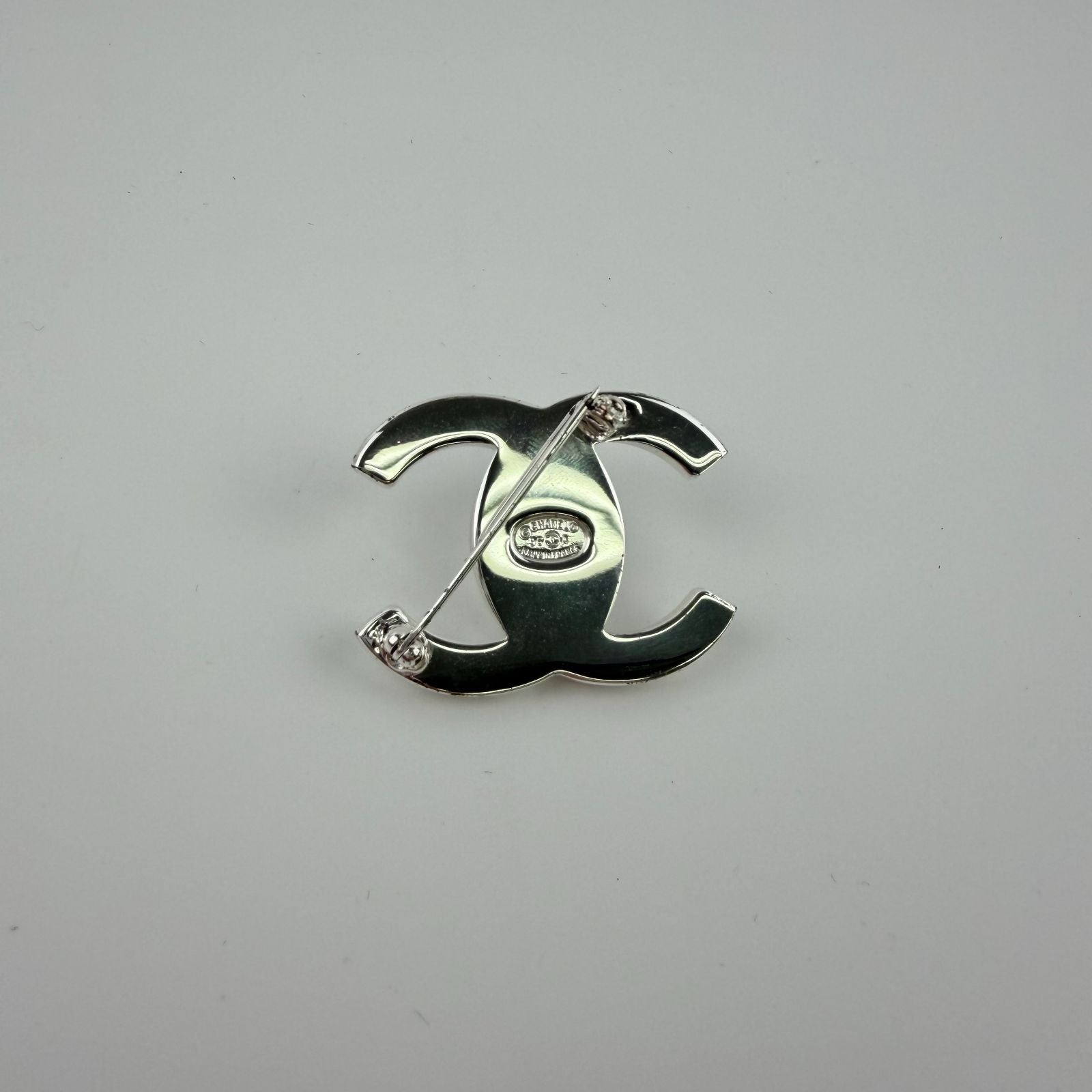 Chanel CC Logo Turnlock Brooch Silver Vintage — view 2