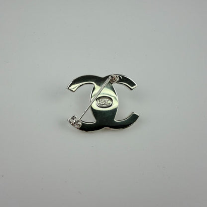 Chanel CC Logo Turnlock Brooch Silver Vintage — view 2