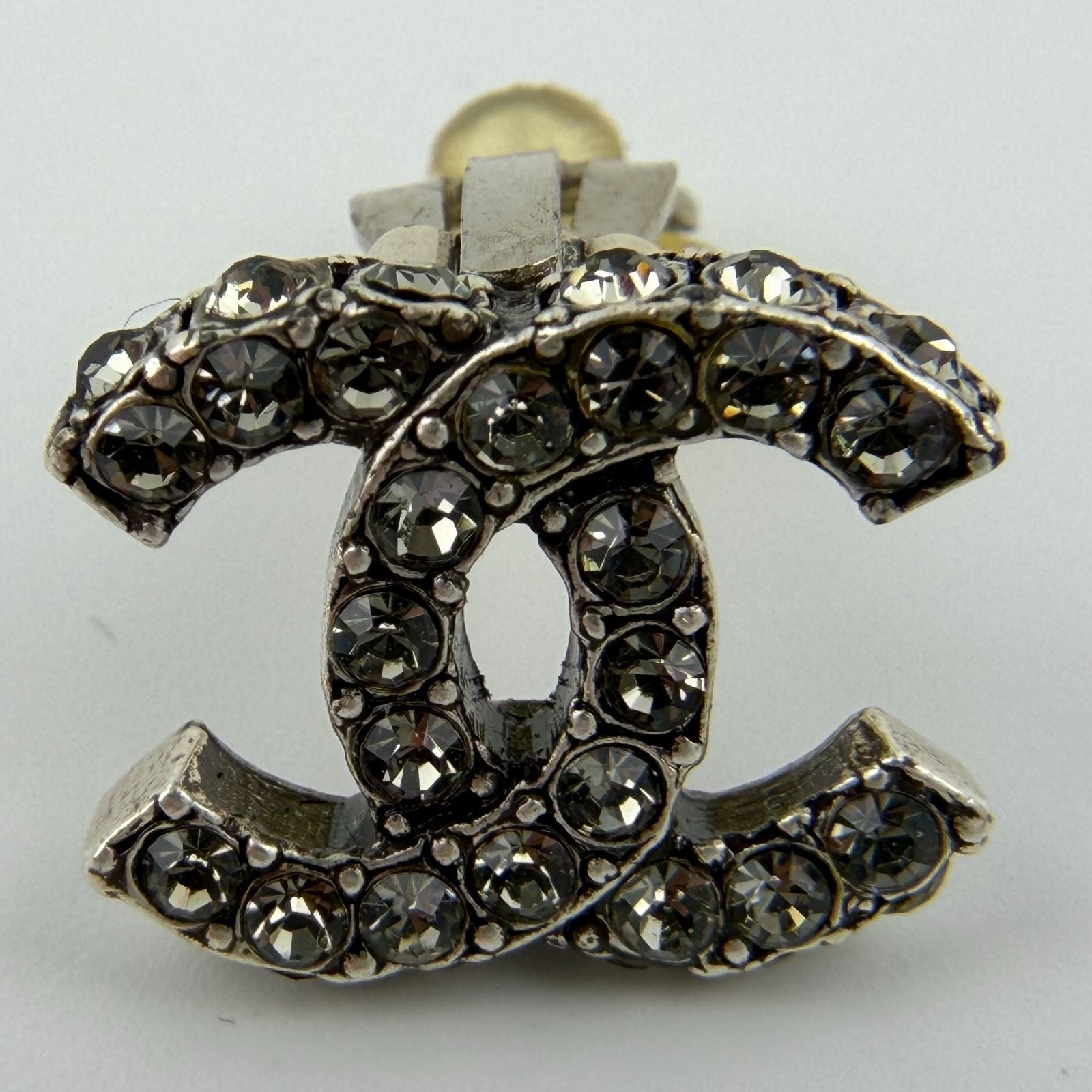Chanel CC Logo Earrings Silver Vintage — view 3