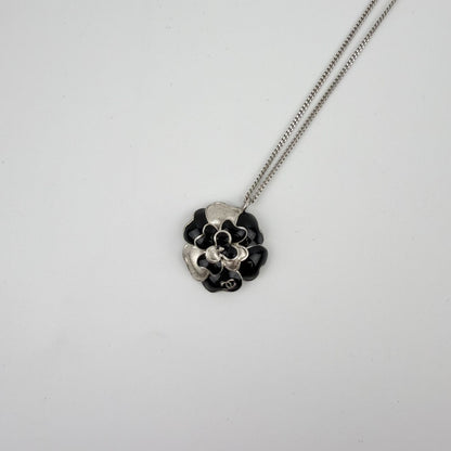 Chanel CC Logo Necklace Camellia Silver Black Vintage — view 2
