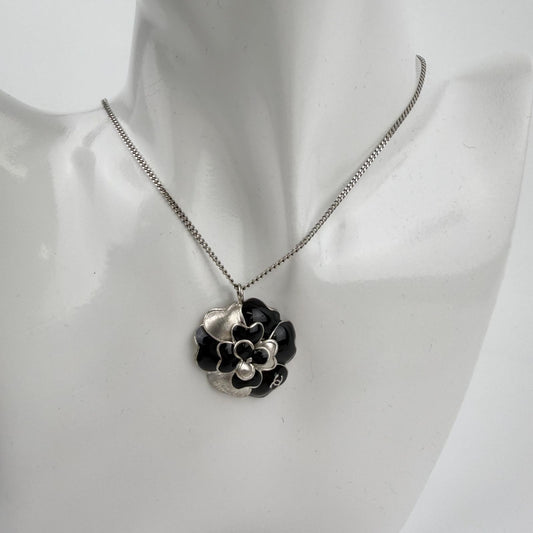 Chanel CC Logo Necklace Camellia Silver Black Vintage