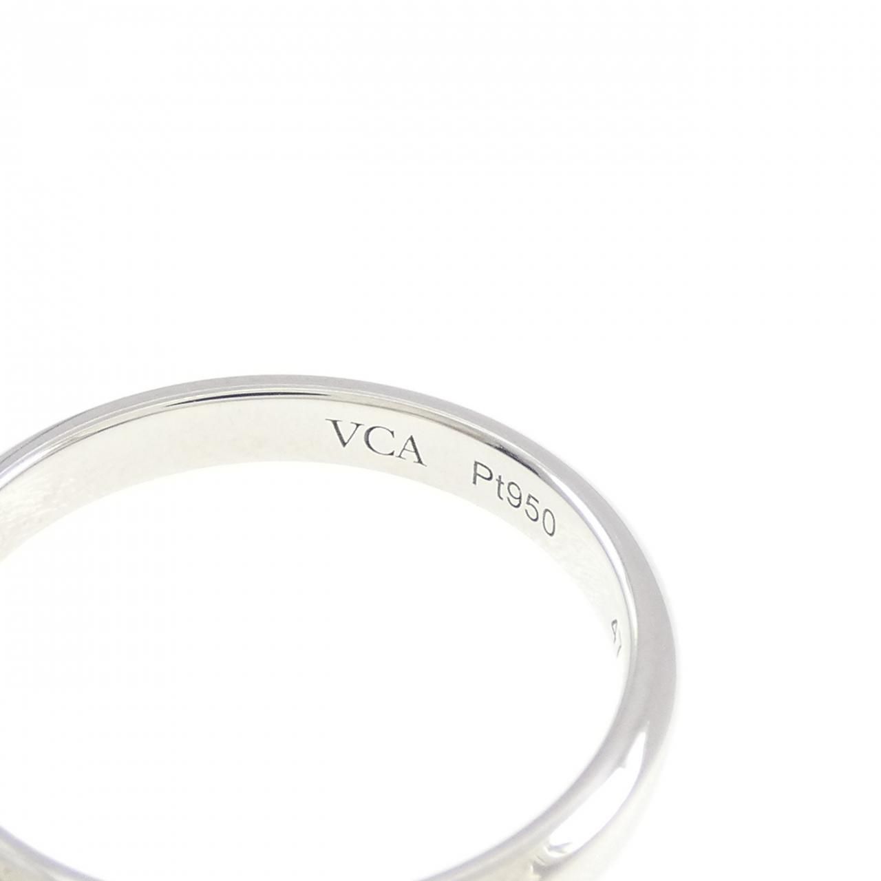 Van Cleef & Arpels Toujour Ring — view 3