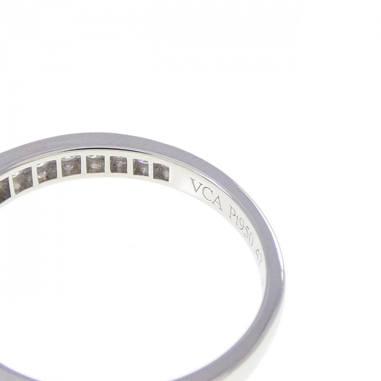 Van Cleef & Arpels Icon Ring — view 4