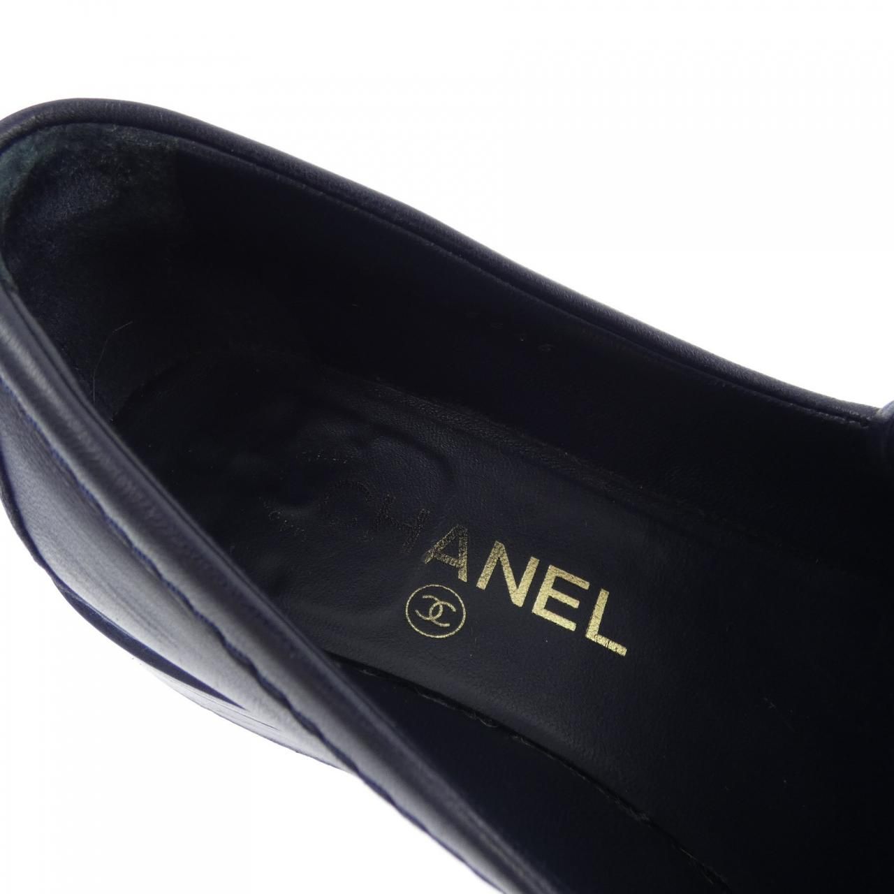Chanel Loafers Turnlock Quilted Shoes — view 6