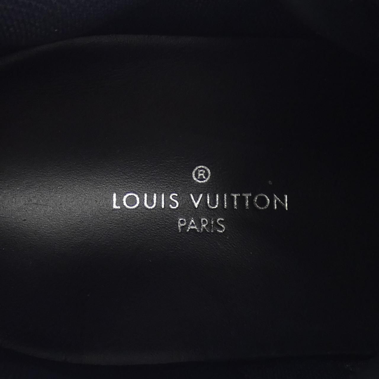 Louis Vuitton Line Sneakers — view 6