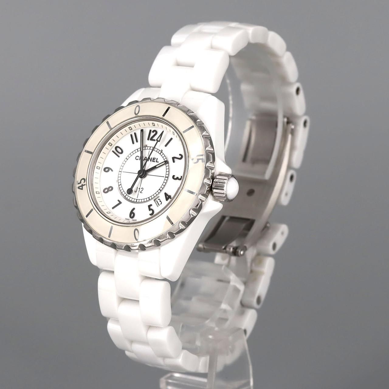 Chanel 33 mm Ceramic Quartz Watch — view 2