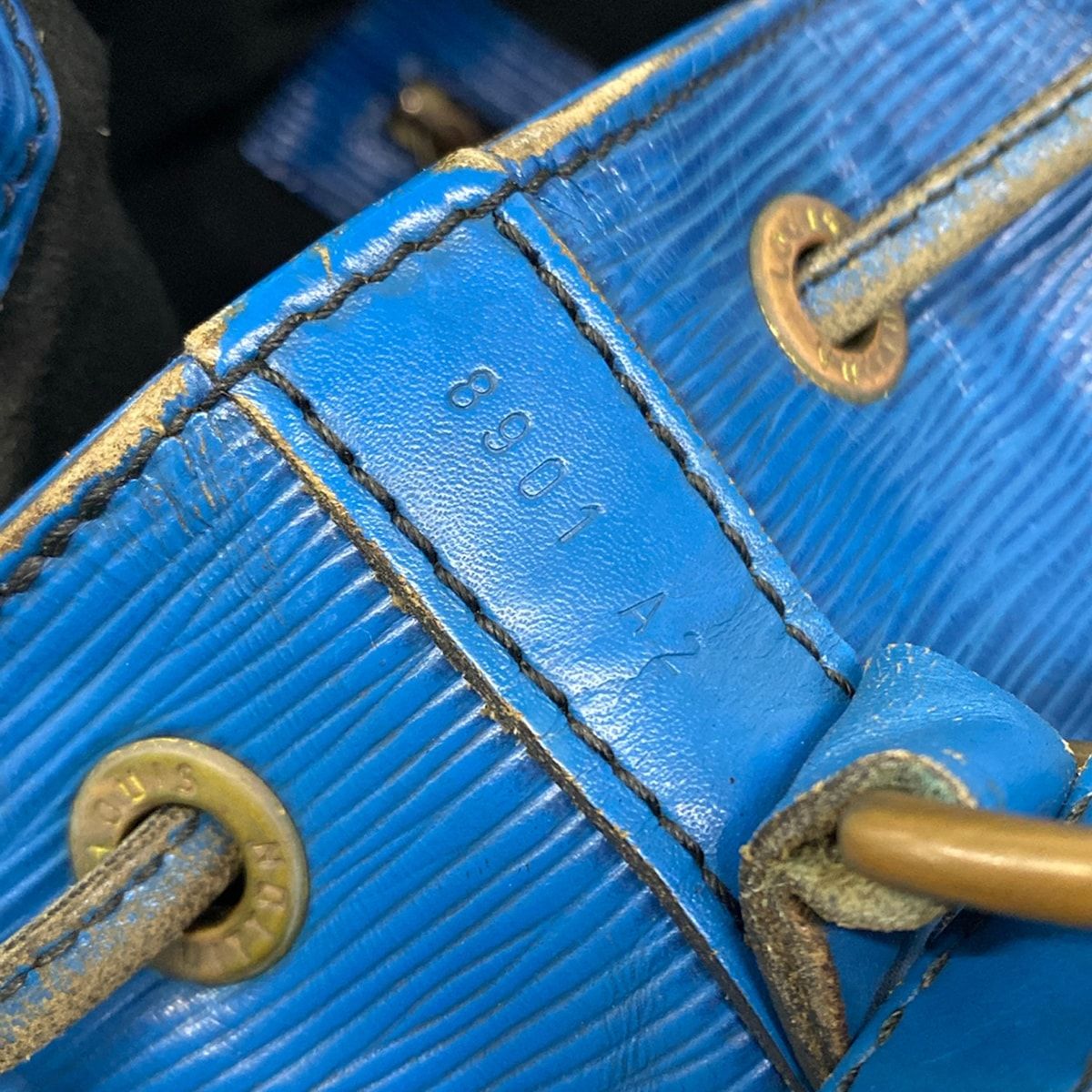 Louis Vuitton Shoulder Bag Epi Noe Toledo Blue Leather — view 9