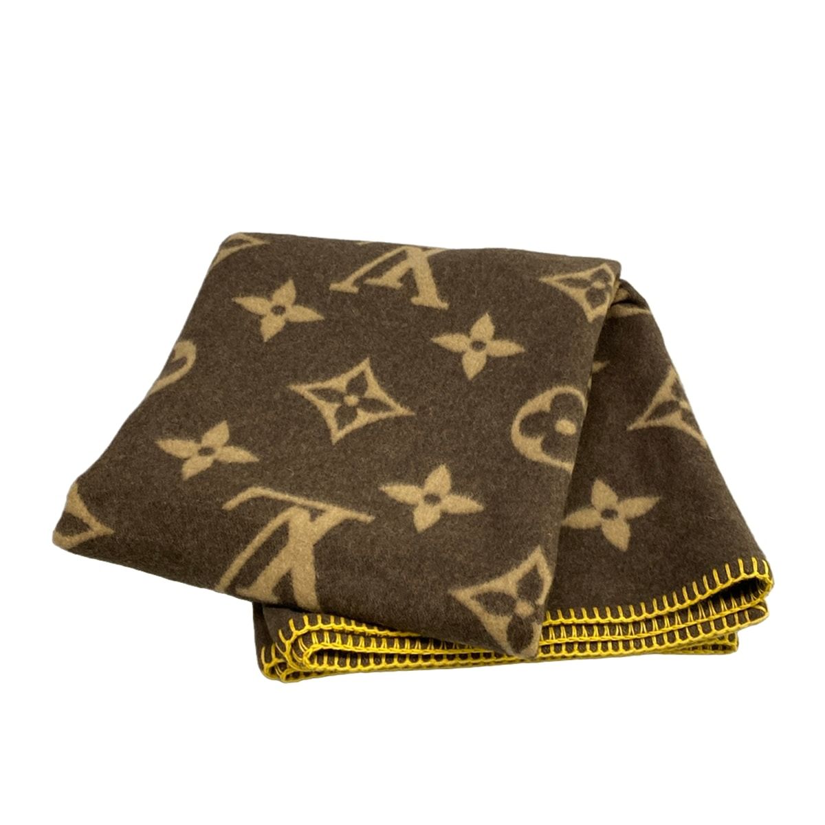 Louis Vuitton Rug Monogram Beige Dark Brown Wool Angora Shoulder Bag — view 2